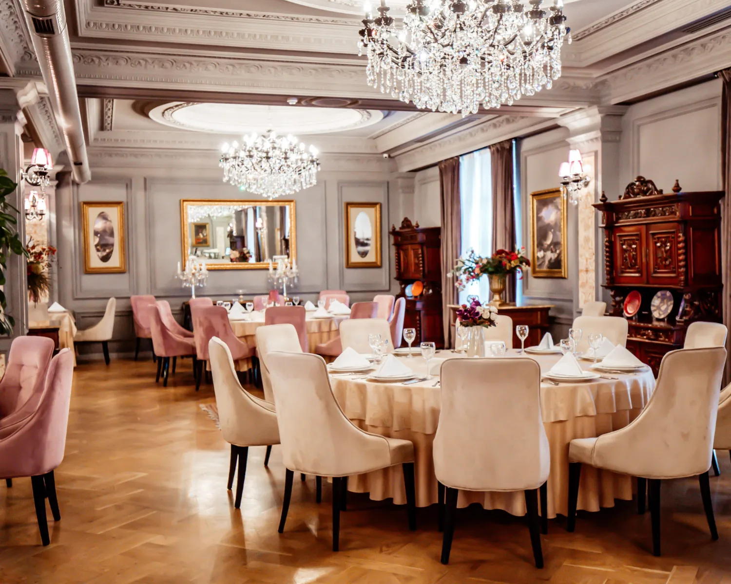 Elegant event dining